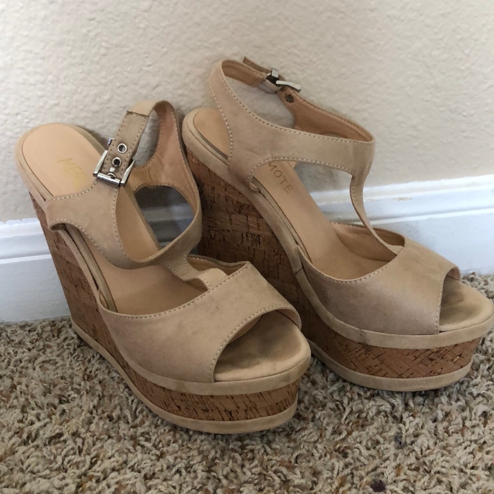 Nude Wedges - Picture 2 of 3